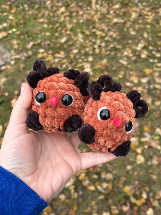 LuvKnotz Small Reindeer Christmas Plush - Unique Design for Stuffed Animal - approx 3”